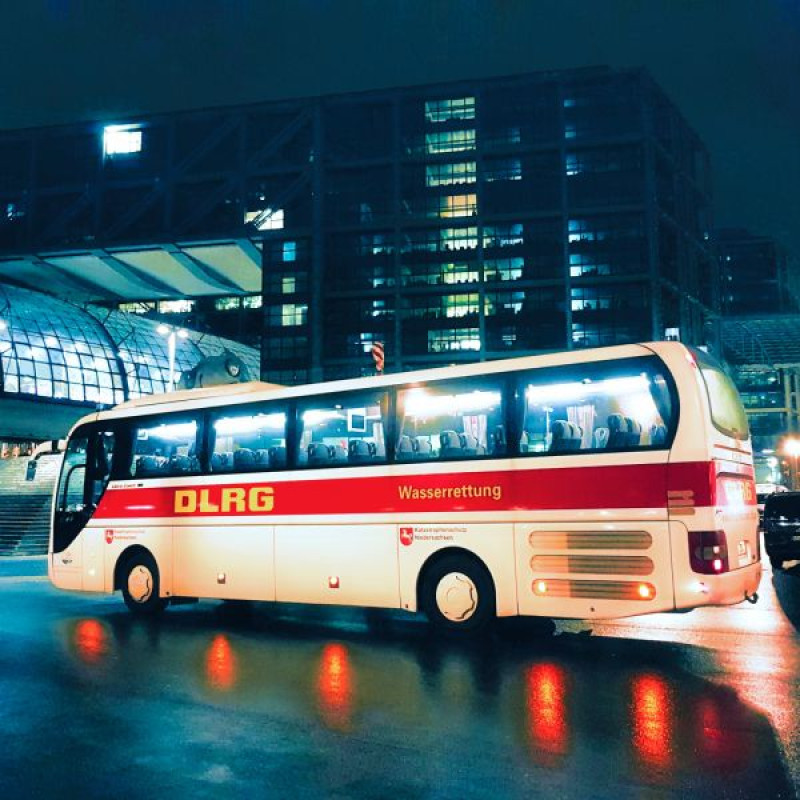 Der LV-Reisebus vor dem Hauptbahnhof
Bild: Tobias Demmler (DLRG Berlin)